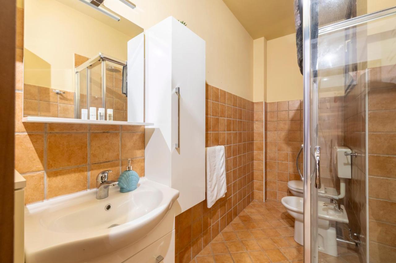 Apartament Leonardo Academy In 5' - Parcheggio Gratis - Laghi & Wi-Fi Sesto Calende Zewnętrze zdjęcie